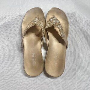 Size - 8 1/2 Medium Kenneth Cole Reaction Champagne Sandals